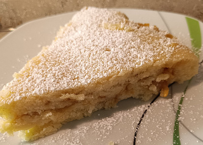 Jablečný koláč bez vajec a mléka