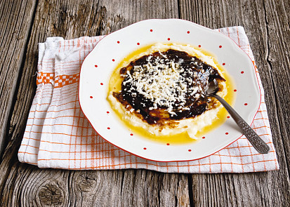 Bramborová kaše s povidly