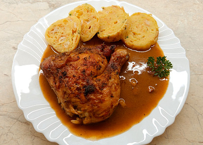 Kuře na slanině s jalovcem