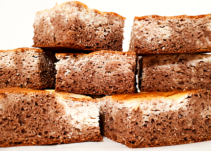 Banánové cheesecake brownies