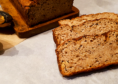 Vláčný banánový chlebíček