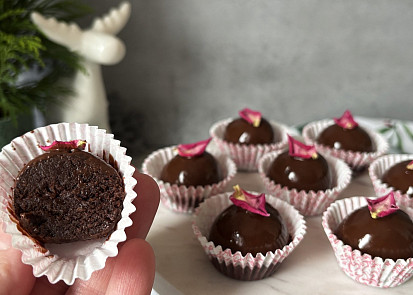 Nepečené sacher kuličky