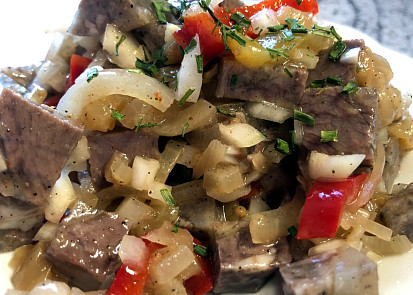 Tlačenkový salát podle ČSN