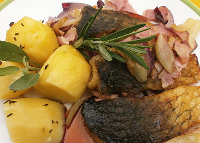 Kapřík podle pánů z Rožmberka s bramborami