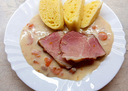 Uzené maso na smetaně se zeleninou