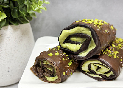 Čokopalačinky s pistáciovou náplní