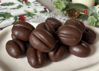 Kávová zrna z lineckých přebytků