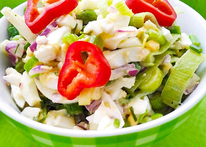 Pórkový salát s vejci a jogurtovou zálivkou