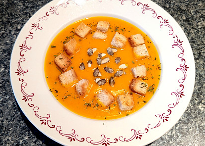 Polévka z pečené dýně a pórku