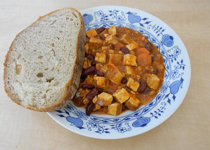 Fazolový kotlík s tofu