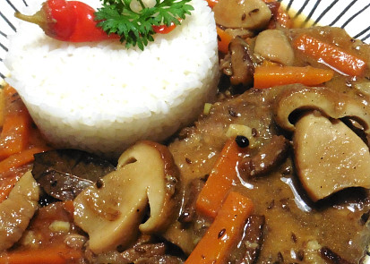 Zbojnická vepřová krkovice s hříbky