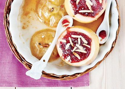 Pečená jablka s rybízovou nádivkou