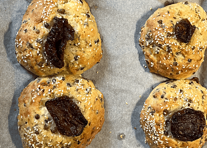 Bulky z čočky a balkánského sýru