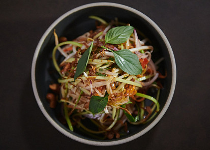 Kedlubnový salát podle Khanha Taa