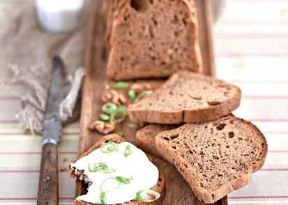 Špaldový chléb s ořechy