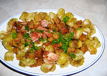 Salát z růžičkových kapustiček