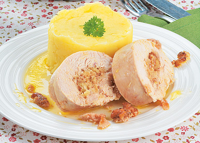 Krůtí roláda s ořechovou nádivkou