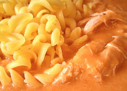 Zbylé kuřecí maso v jednoduché omáčce