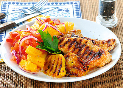 Grilovaný krůtí plátek se sladkým salátem