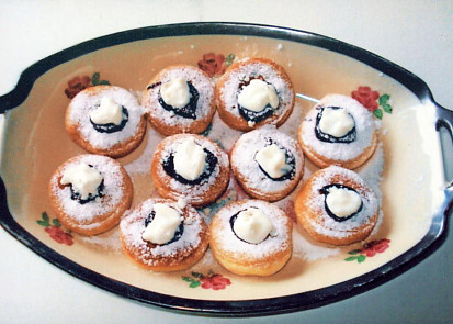 Smažené vdolečky s povidly a tvarohem