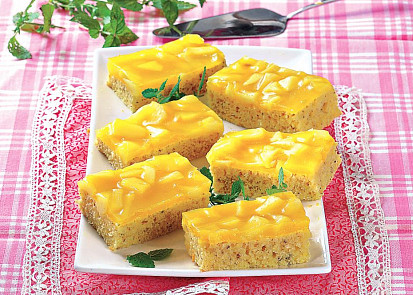 Ořechové řezy s jablečnou polevou