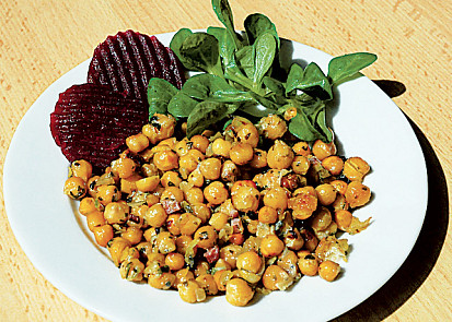 Pečená cizrna s bylinkami a nivou