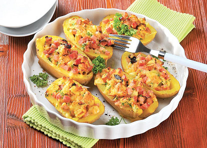 Zapečené plněné brambory s uzeným masem