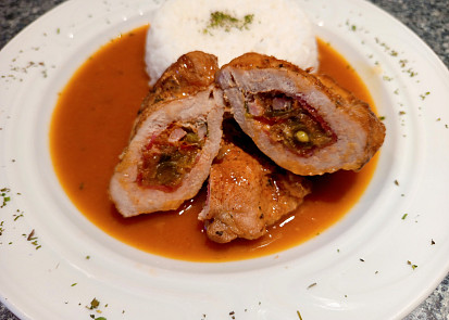 Vepřová kapsa plněná zeleninou se slaninou