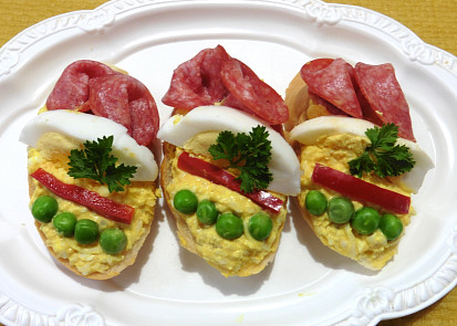 Jarní vaječné mini chlebíčky