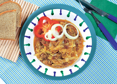 Krkovička s dušeným hlávkovým zelím