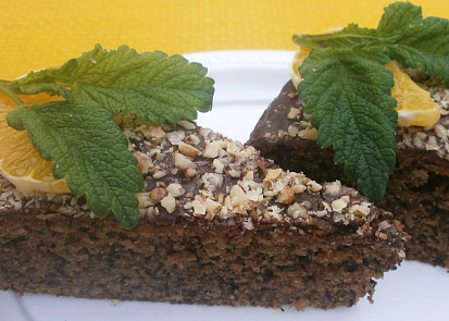 Buchta z jednoho vejce s ořechy a kávou