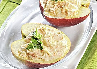 Jablíčka plněná mrkvovou pomazánkou