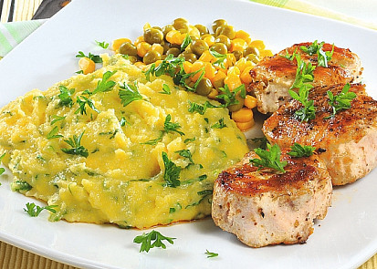 Polentová kaše s přírodními krůtími medailonky