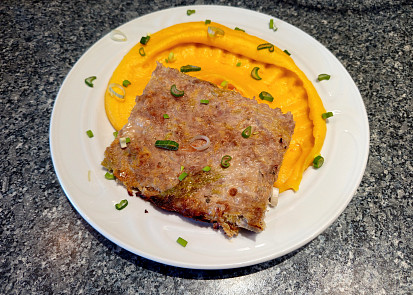 Pečený kapusťák s bramborovo-dýňovou kaší