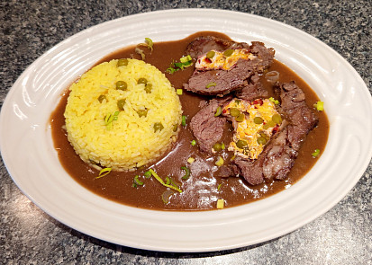 Pečený nadívaný hovězí krk