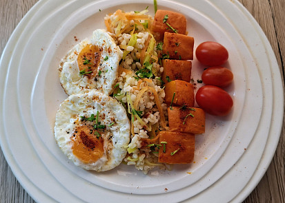 Bulgur se zeleninou s pečenou dýní a volskými oky