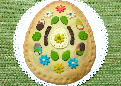 Velikonoční linecký koláč ve tvaru vejce