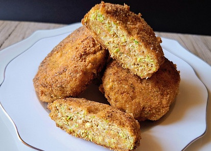 Kuřecí karbanátky s kapustou a sýrem