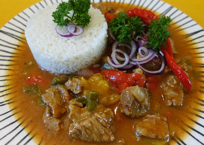 Gulášek z vepřového plecka