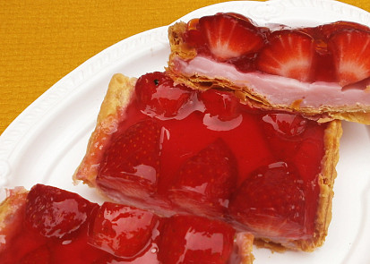 Jahodový koláč z listového těsta