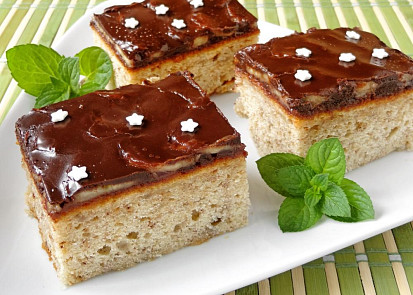 Banánové řezy s čokoládovou polevou