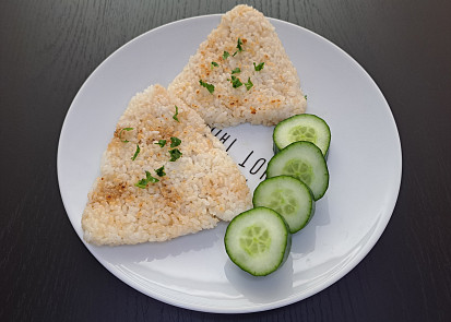 Rýžové yaki onigiri