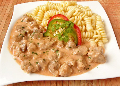 Vepřová kýta v omáčce s nivou