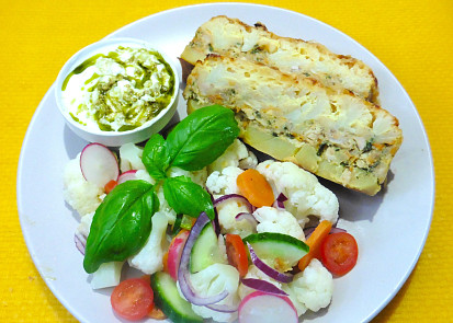 Zapečené brambory s květákem a drůbežím masem