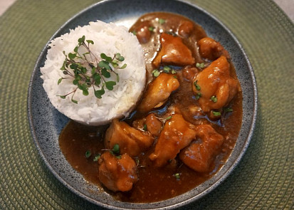 Kuřecí stehenní kousky v pikantní chilli omáčce s medem
