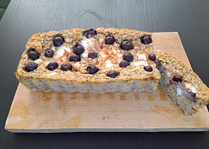 Zdravý banánový chlebíček s borůvkami