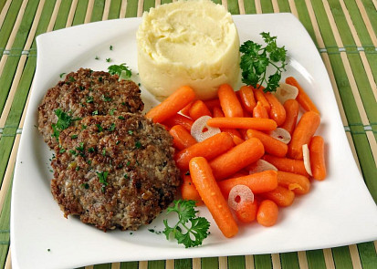 Biftečky s baby karotkou
