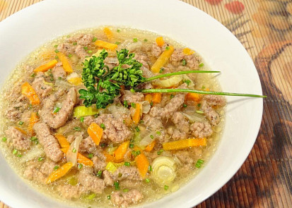 Kuřecí polévka s játrovou rýží