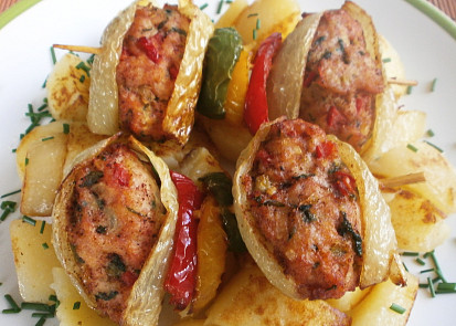 Jehněčí špízy s cibulkou