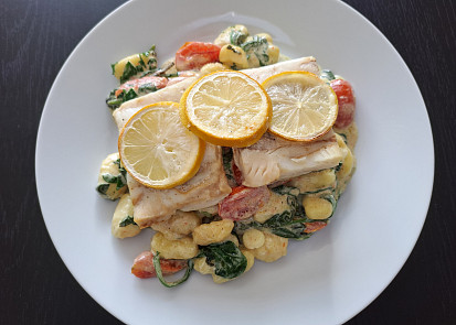 Rybí filet s gnocchi a zeleninou
